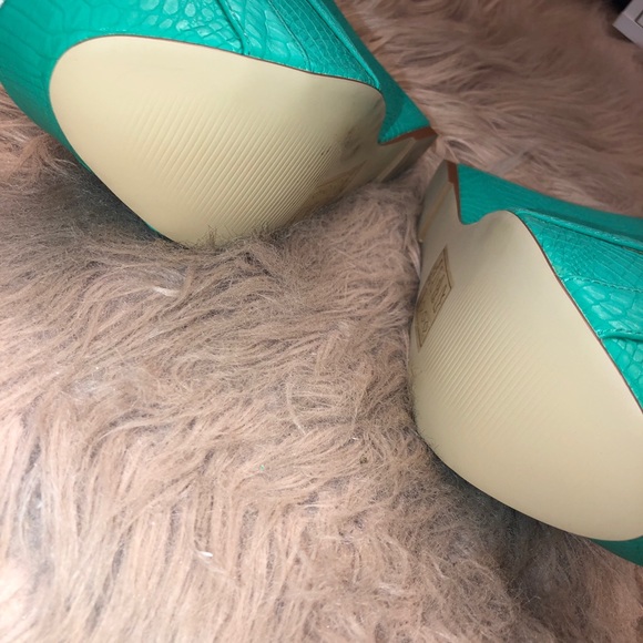 Wedge - Picture 3 of 3